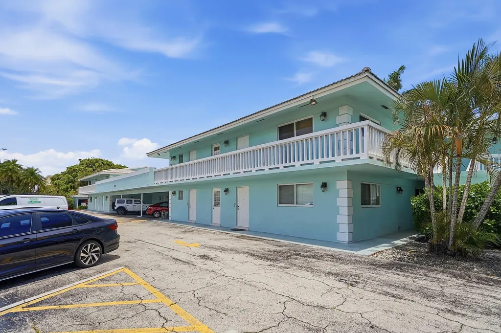 322 N Federal Highway Deerfield Beach FL 33441