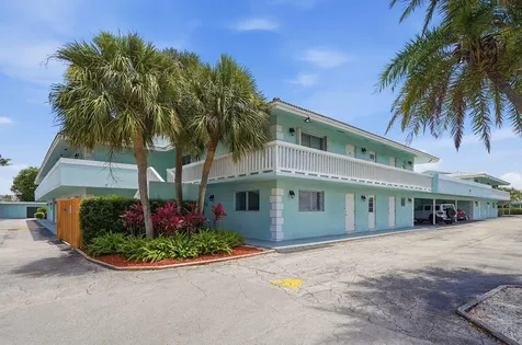 322 N Federal Highway Deerfield Beach FL 33441