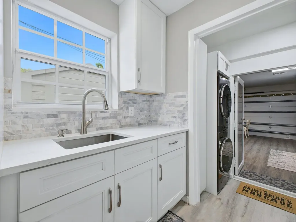 2020 NE 26th Street Lighthouse Point FL 33064