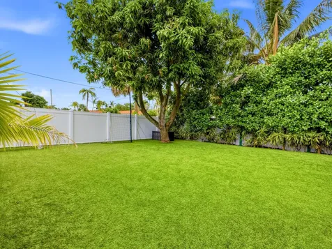 2020 NE 26th Street Lighthouse Point FL 33064