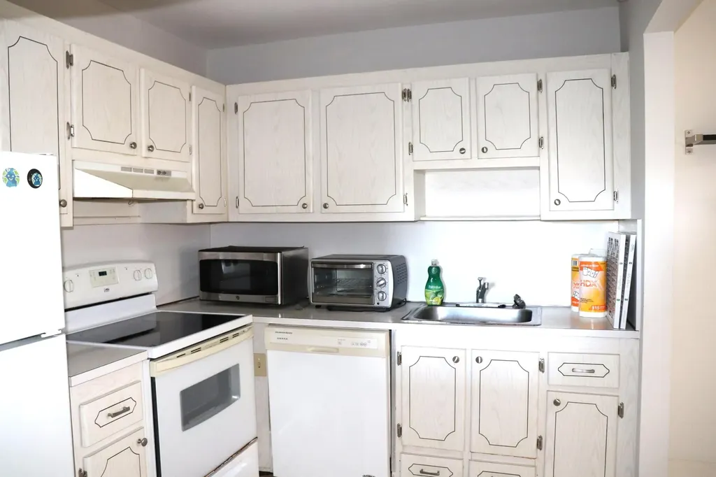 79 Brittany Delray Beach FL 33446