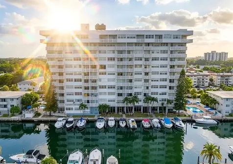 13155 Ixora Court North Miami FL 33181
