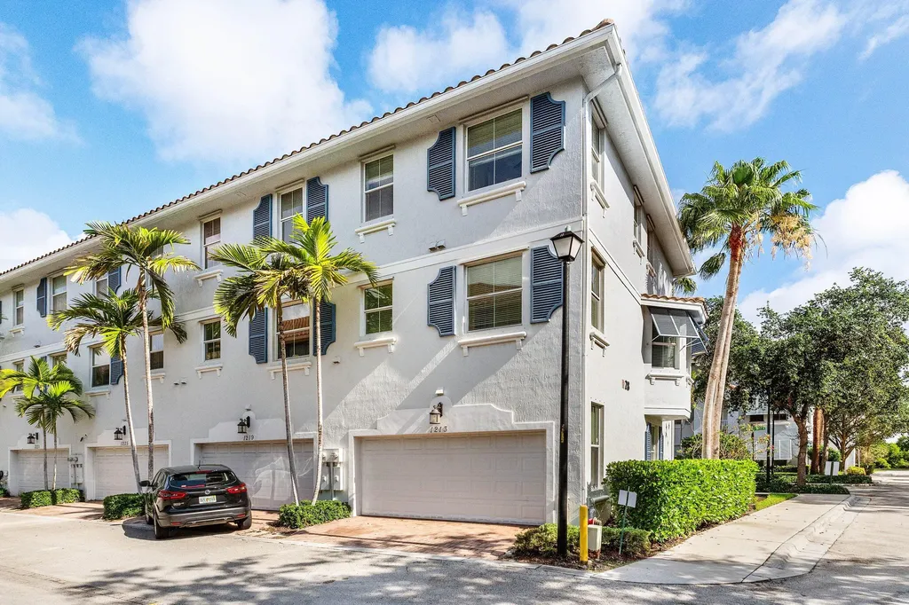 1213 Via Fatini Boynton Beach FL 33426