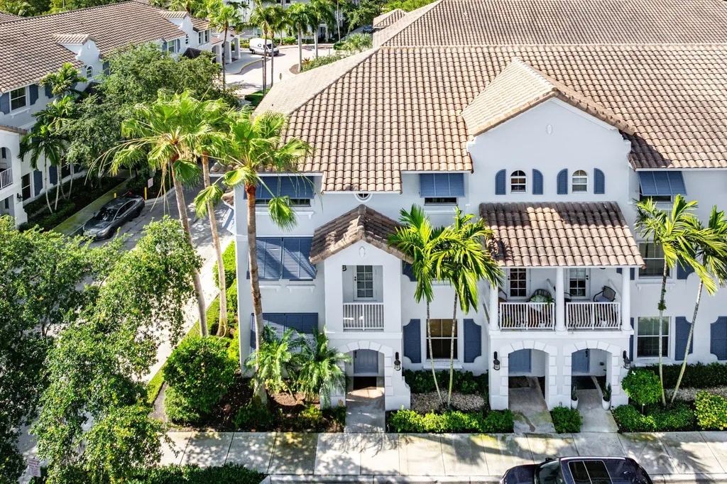 1213 Via Fatini Boynton Beach FL 33426