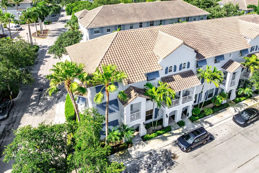 1213 Via Fatini Boynton Beach FL 33426