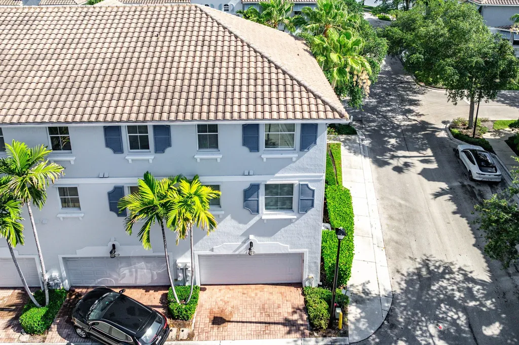 1213 Via Fatini Boynton Beach FL 33426