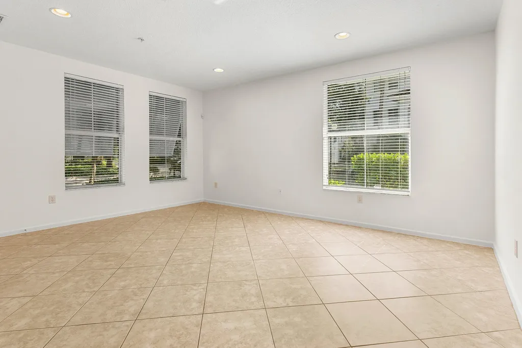 1213 Via Fatini Boynton Beach FL 33426