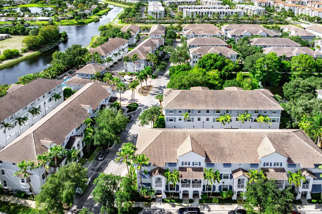 1213 Via Fatini Boynton Beach FL 33426