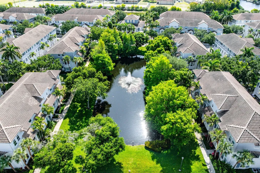 1213 Via Fatini Boynton Beach FL 33426