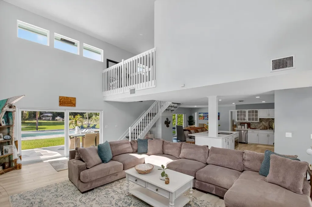6701 Hillside Lane Lake Worth FL 33462