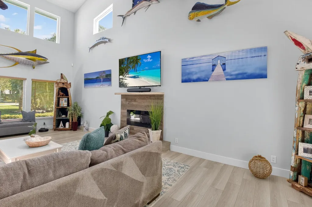 6701 Hillside Lane Lake Worth FL 33462