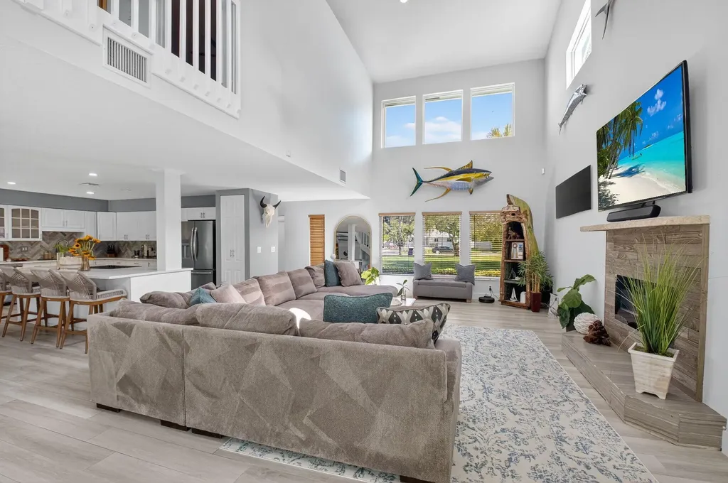 6701 Hillside Lane Lake Worth FL 33462