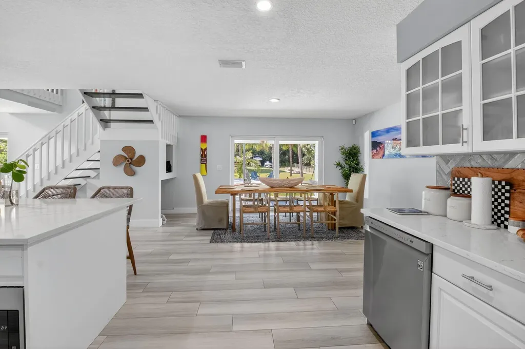 6701 Hillside Lane Lake Worth FL 33462