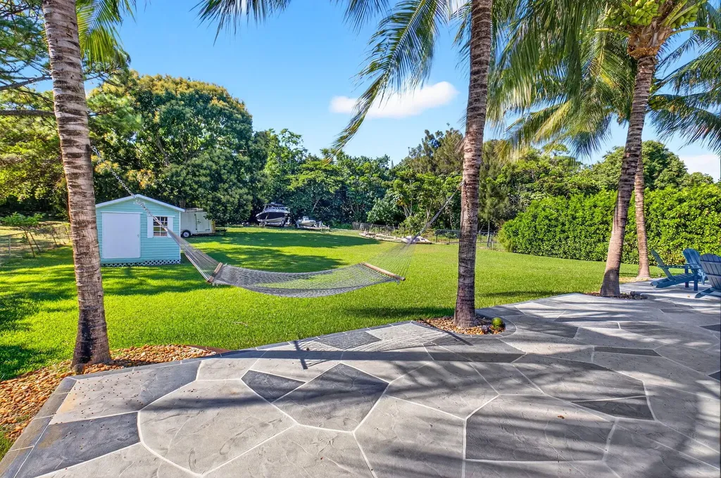 6701 Hillside Lane Lake Worth FL 33462