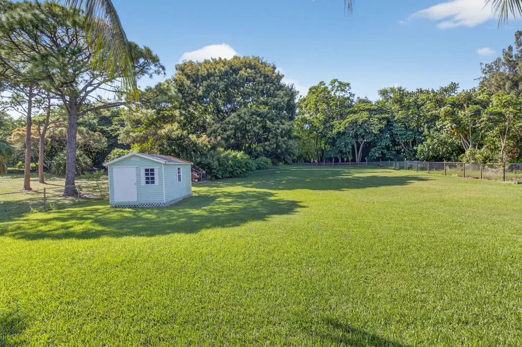 6701 Hillside Lane Lake Worth FL 33462