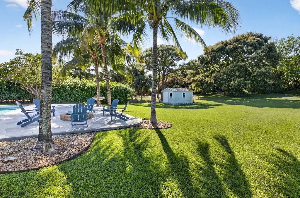 6701 Hillside Lane Lake Worth FL 33462