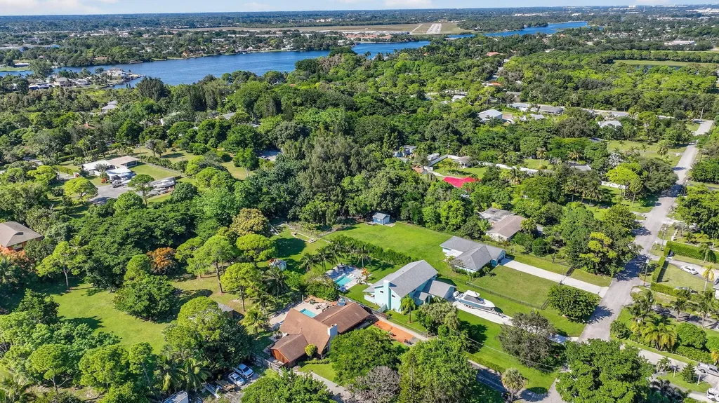 6701 Hillside Lane Lake Worth FL 33462