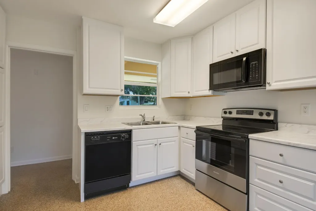 2022 Collier Avenue Lake Worth FL 33461