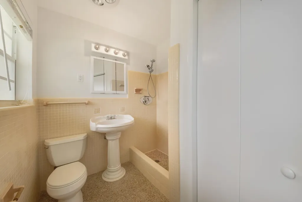 2022 Collier Avenue Lake Worth FL 33461