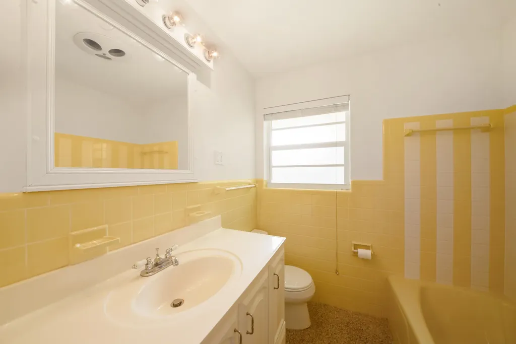 2022 Collier Avenue Lake Worth FL 33461