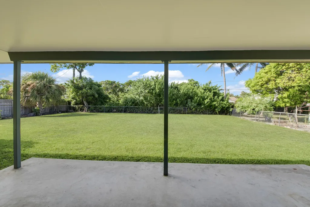 2022 Collier Avenue Lake Worth FL 33461