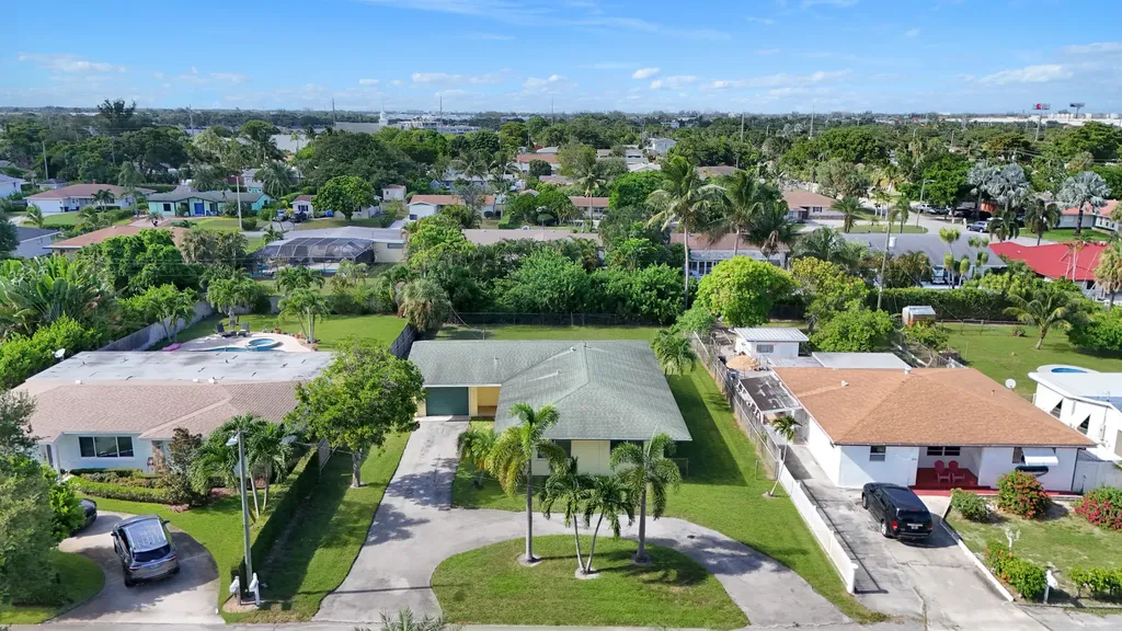 2022 Collier Avenue Lake Worth FL 33461