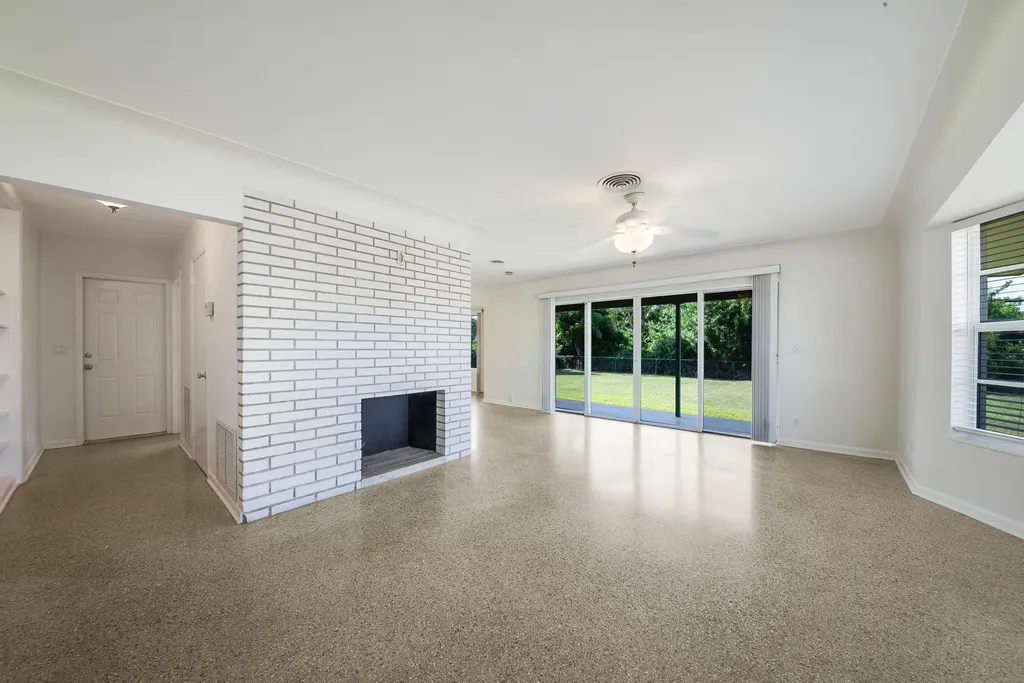 2022 Collier Avenue Lake Worth FL 33461