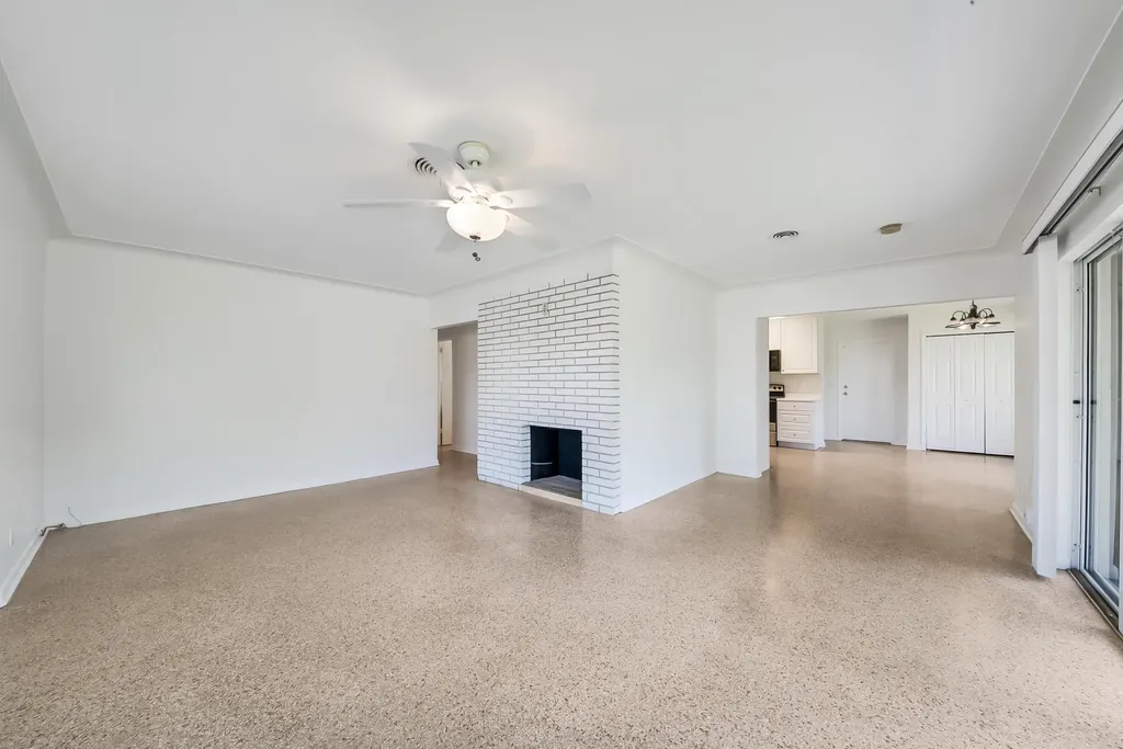 2022 Collier Avenue Lake Worth FL 33461