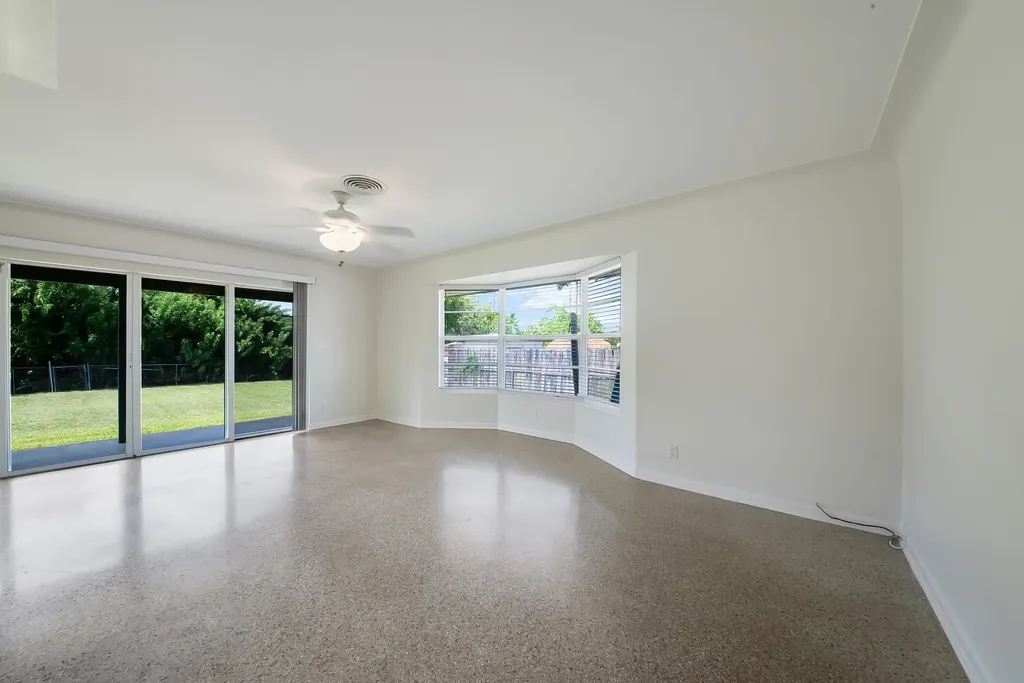 2022 Collier Avenue Lake Worth FL 33461