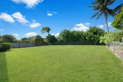 2022 Collier Avenue Lake Worth FL 33461