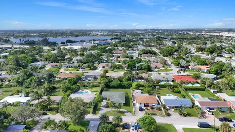 2022 Collier Avenue Lake Worth FL 33461