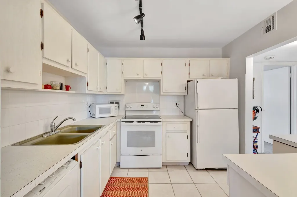 52 Plymouth F West Palm Beach FL 33417