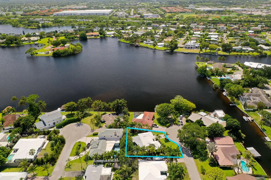 18 NW 25th Court Delray Beach FL 33444