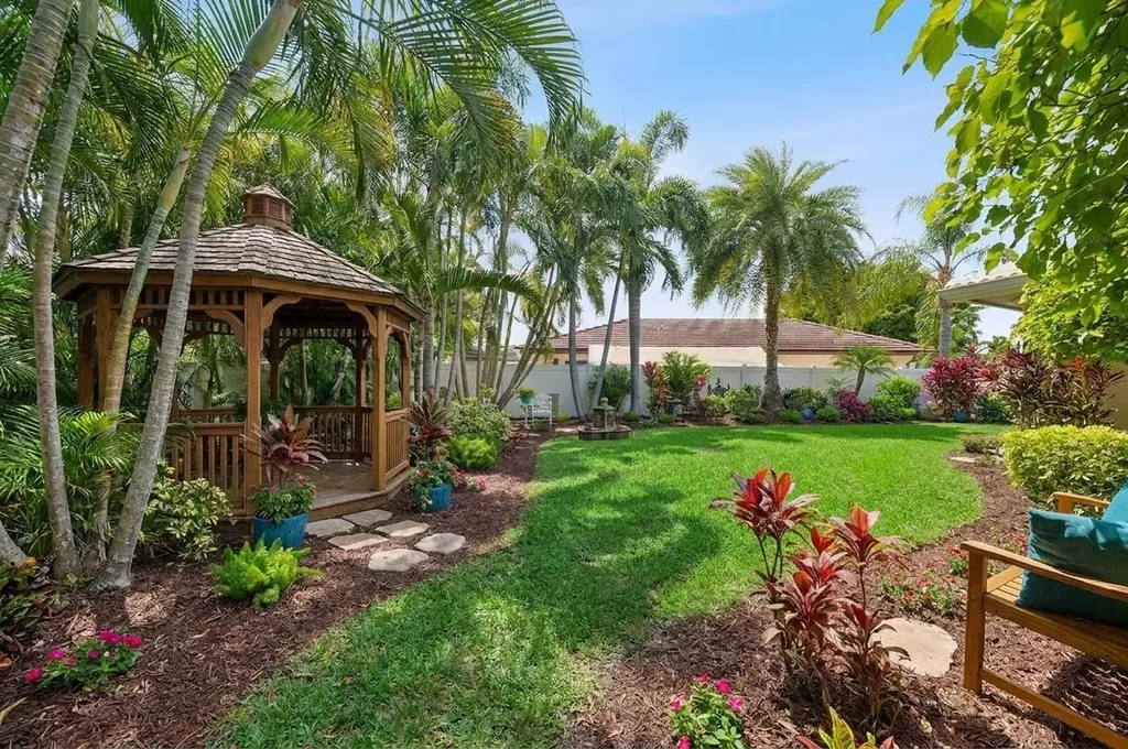 18 NW 25th Court Delray Beach FL 33444