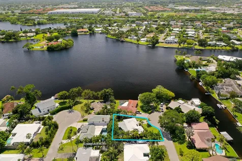 18 NW 25th Court Delray Beach FL 33444
