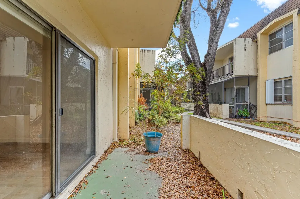 7831 SW 56th Street Miami FL 33155