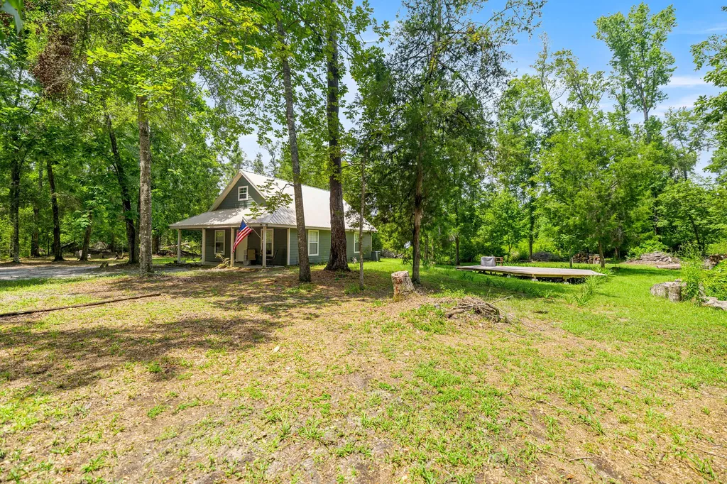 694 SW Quarter Lane Fort White FL 32038