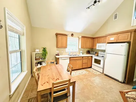 694 SW Quarter Lane Fort White FL 32038