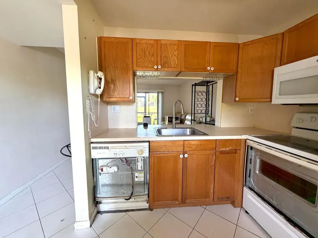 2793 NW 104th Avenue Sunrise FL 33322