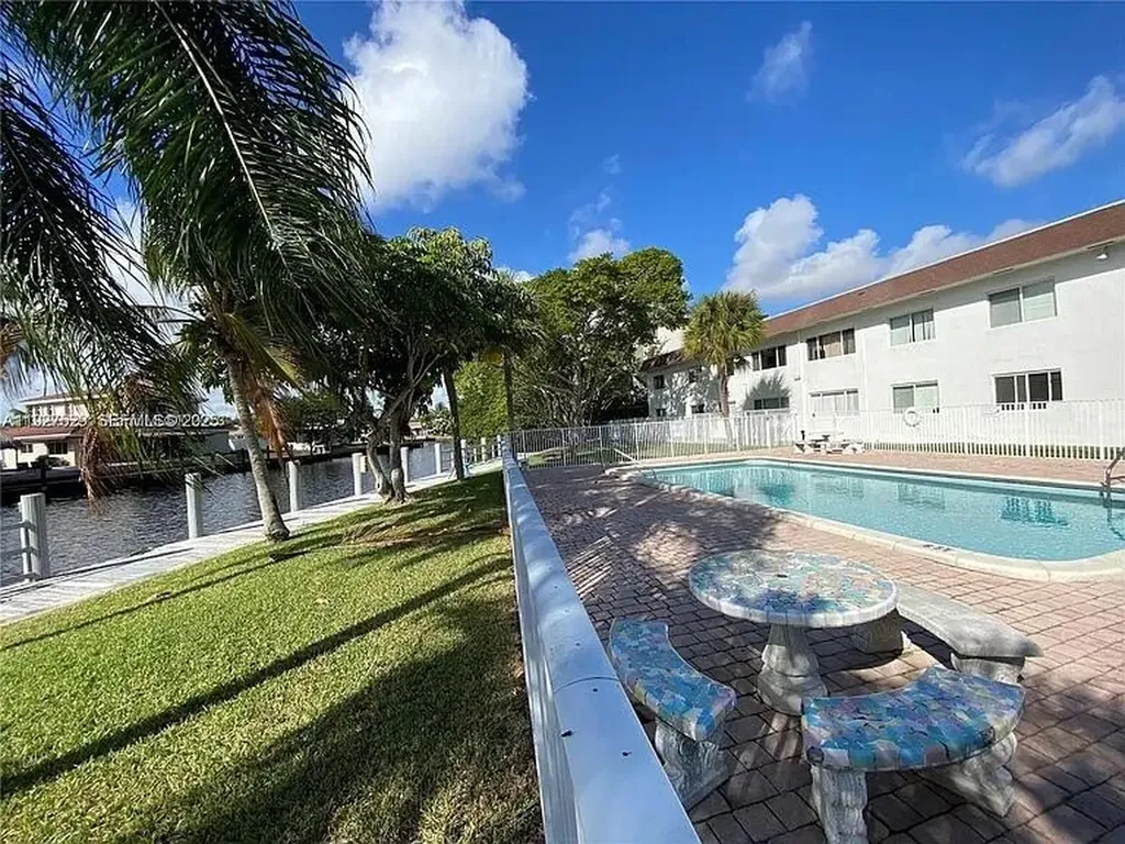 151 SE 6th Avenue Pompano Beach FL 33060