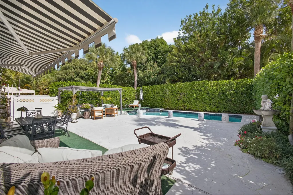 1180 Gator Trail West Palm Beach FL 33409