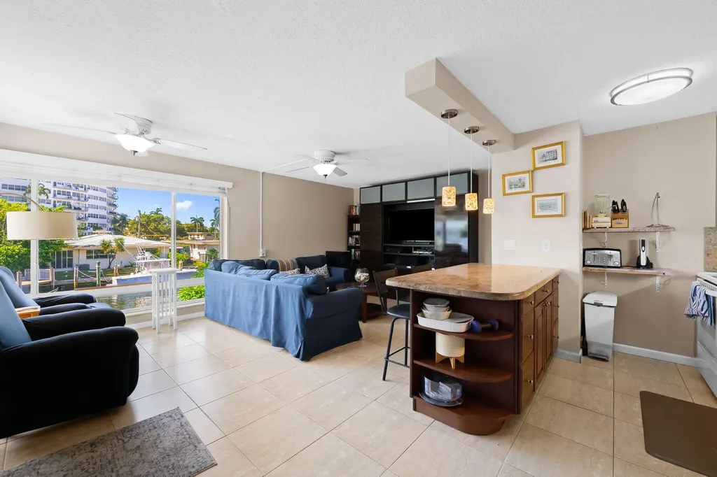 2825 NE 33rd Fort Lauderdale FL 33308