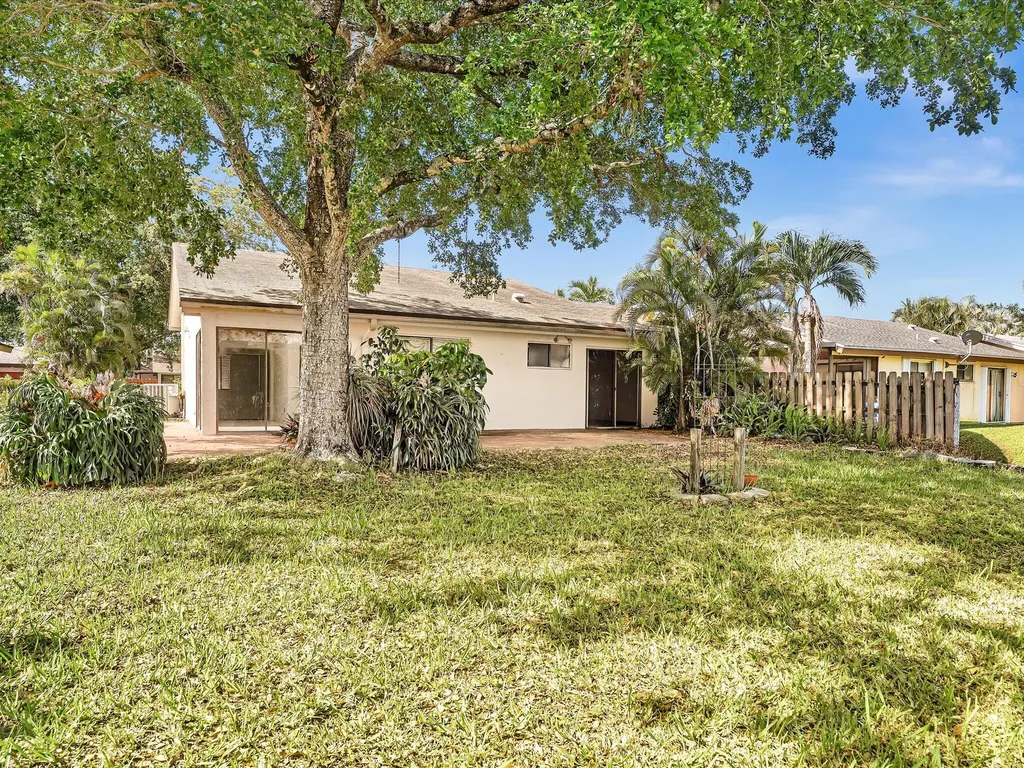 8949 NW 9th Place Plantation FL 33324