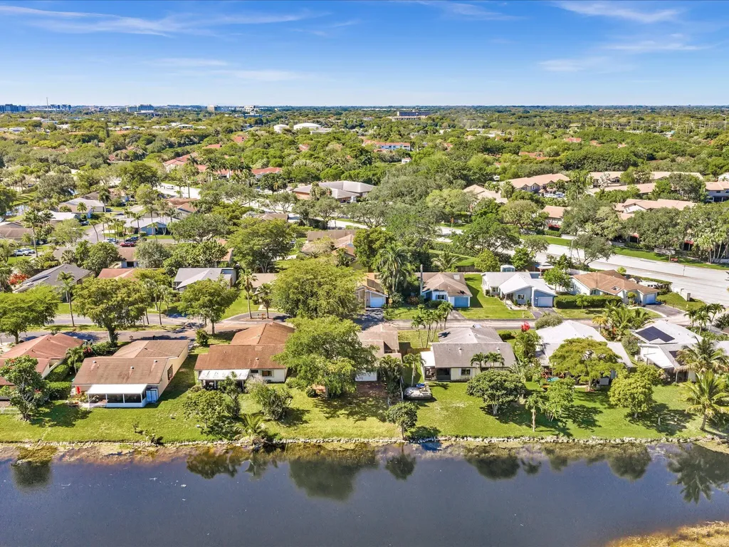 8949 NW 9th Place Plantation FL 33324