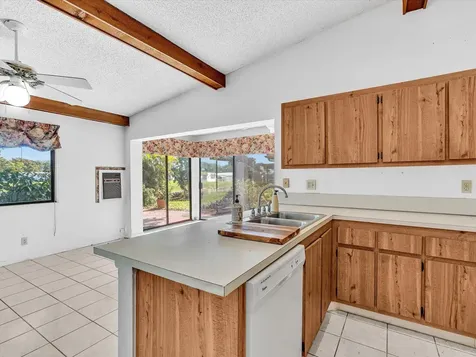 8949 NW 9th Place Plantation FL 33324