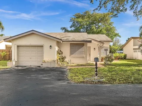 8949 NW 9th Place Plantation FL 33324