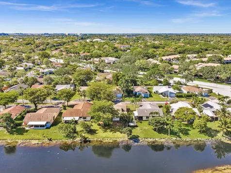 8949 NW 9th Place Plantation FL 33324