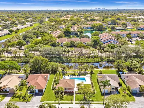 8949 NW 9th Place Plantation FL 33324
