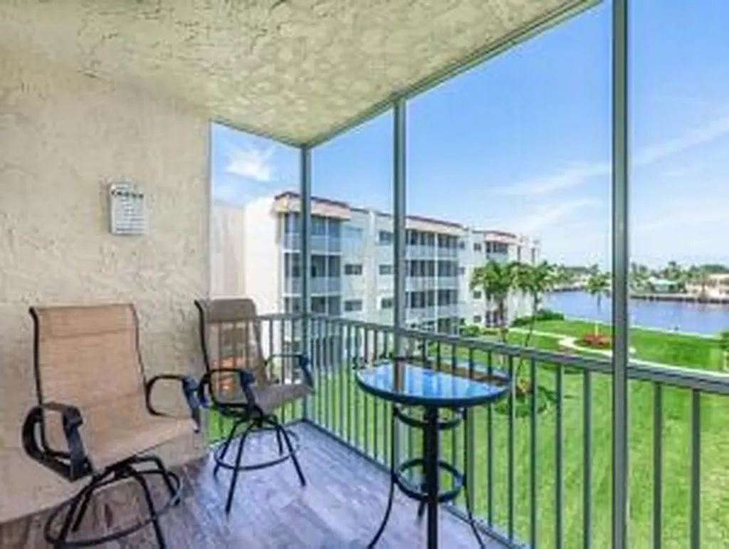 646 Snug Harbor Drive Boynton Beach FL 33435