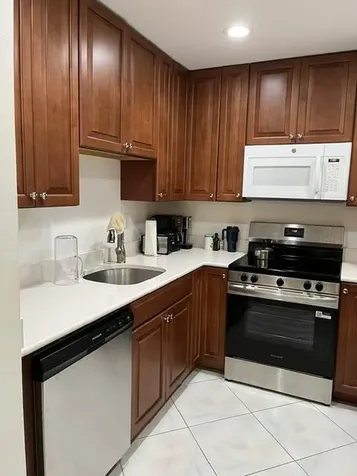 457 Flanders Delray Beach FL 33484